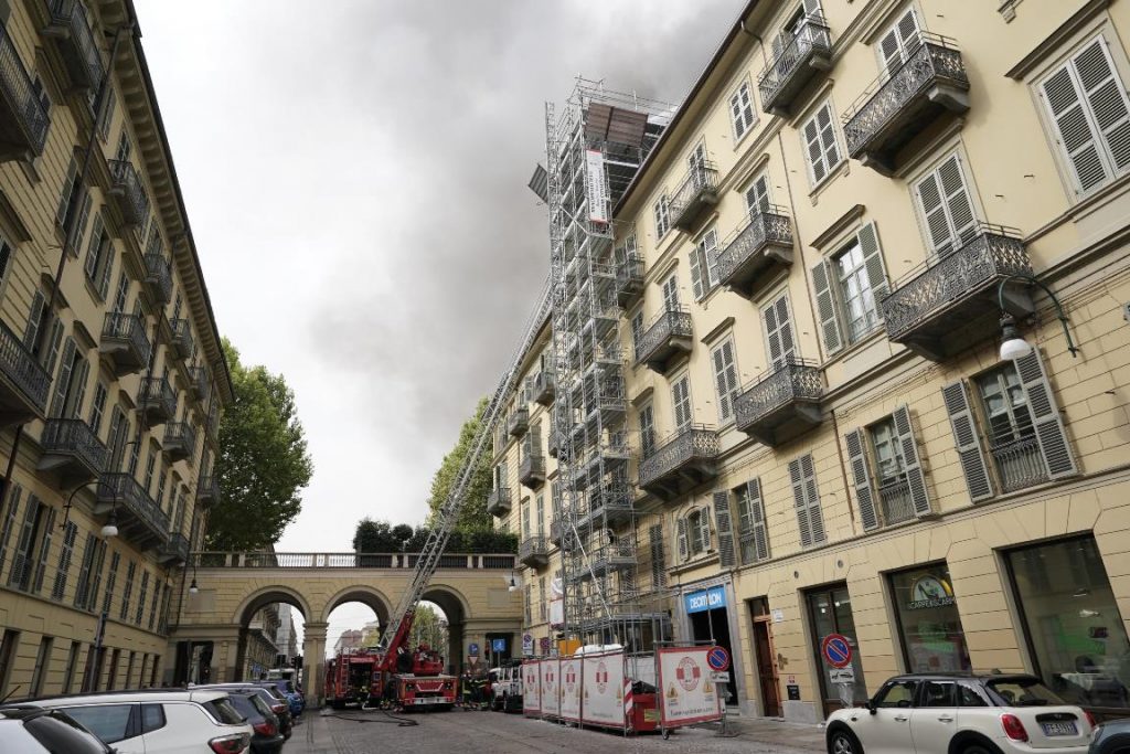 Incendio torino