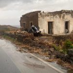 Maltempo, tragedia a Pantelleria: tornado investe una decina di auto, almeno 2 morti e 9 feriti – FOTO