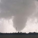 Maltempo, in Lombardia si sono formati almeno 7 tornado: tante case scoperchiate e alberi abbattuti – FOTO e VIDEO