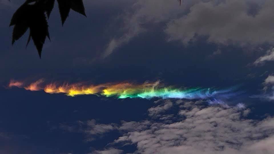 Meteo Affascinanti Nuvole Colorate Nel Cielo Delle Filippine Lo 