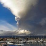 Etna, in atto un nuovo parossismo: fontana di lava da Sud-Est, torna l’incubo cenere e lapilli [FOTO & VIDEO]