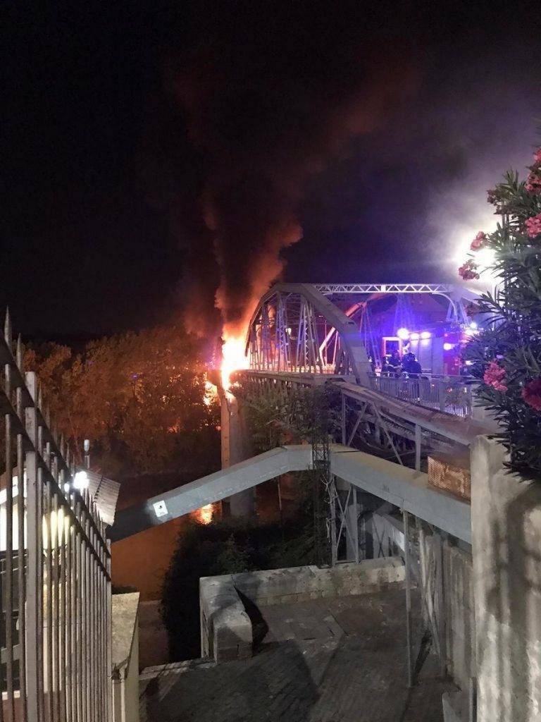 incendio a roma ponte di ferro