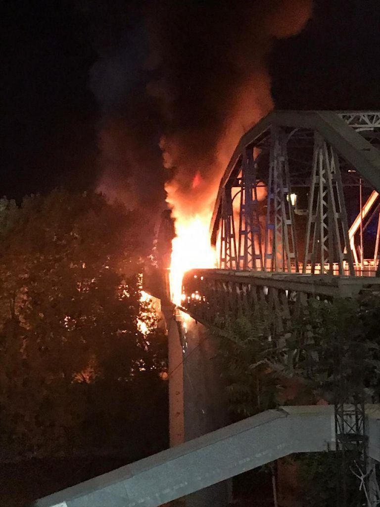 incendio a roma ponte di ferro