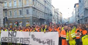 protesta portuali no Green pass