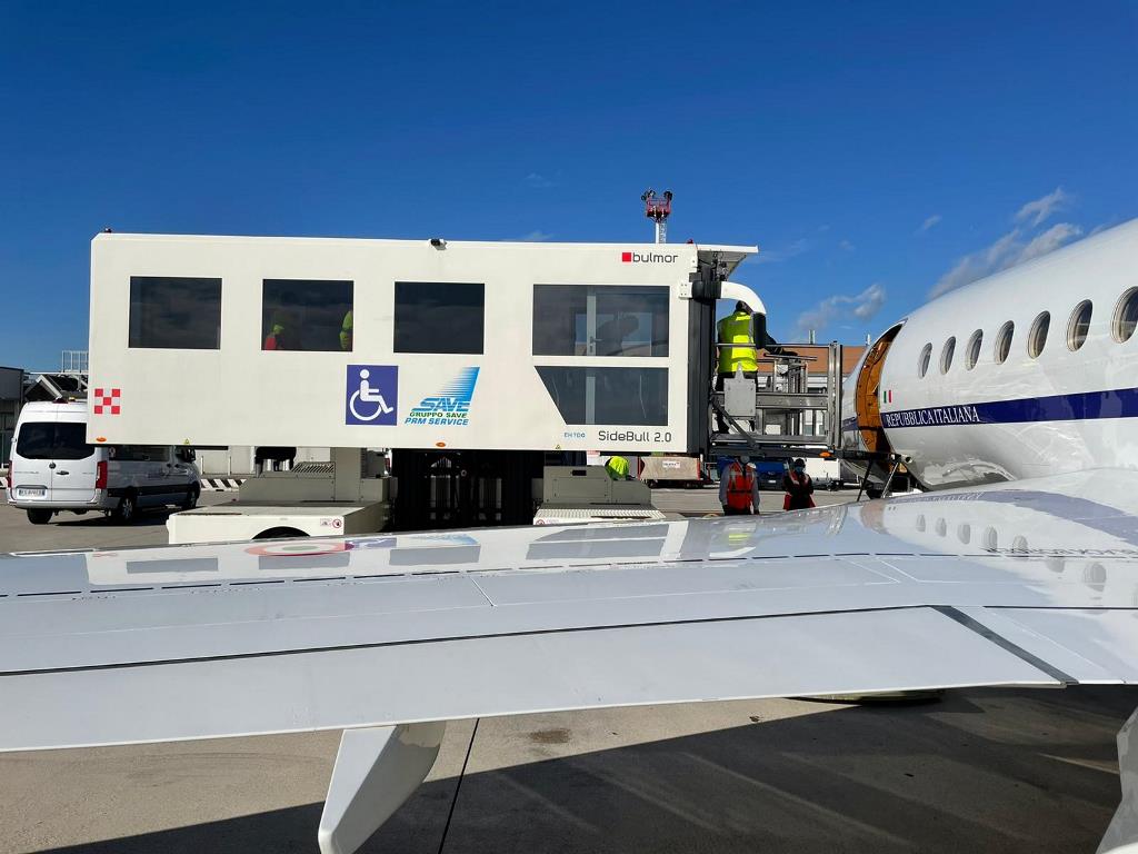 Aeronautica volo urgente salva vita catania Venezia