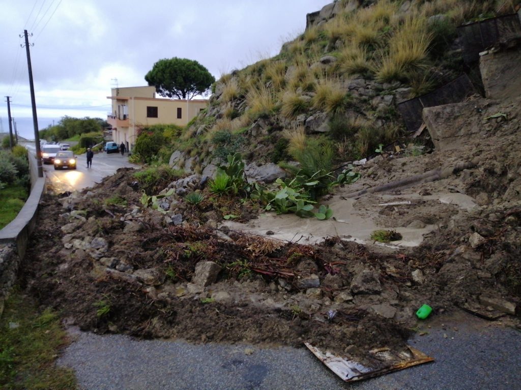 Motta San Giovanni frana