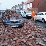 La tempesta “Arwen” flagella il Regno Unito: venti fino a 160 km/h, almeno 3 morti [FOTO]