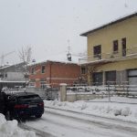 Maltempo, Marche nella morsa di forti precipitazioni e vento: fitta nevicata avvolge Camerino [FOTO]