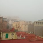 Meteo Sardegna, una fitta nebbia avvolge Cagliari: due voli dirottati a Olbia – FOTO