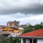 Santo Stefano di maltempo in Italia: due tornado a Livorno e Salerno – FOTO e VIDEO