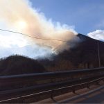 “Giornata campale” per gli incendi in Piemonte: bruciano i boschi nel Verbano, minacciate le case a Gurro – FOTO