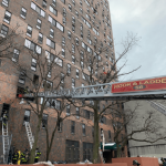 Grosso incendio in un appartamento a New York: decine di feriti e morti, tra cui bambini – FOTO