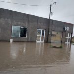 Maltempo in Argentina, forti piogge nella provincia di Buenos Aires: allagati campi e strade, l’acqua inonda le case – FOTO e VIDEO