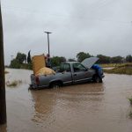 Maltempo in Argentina, forti piogge nella provincia di Buenos Aires: allagati campi e strade, l’acqua inonda le case – FOTO e VIDEO