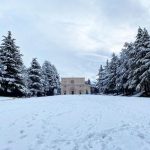 Maltempo e tanta neve in Abruzzo: risveglio fiabesco a L’Aquila [FOTO]
