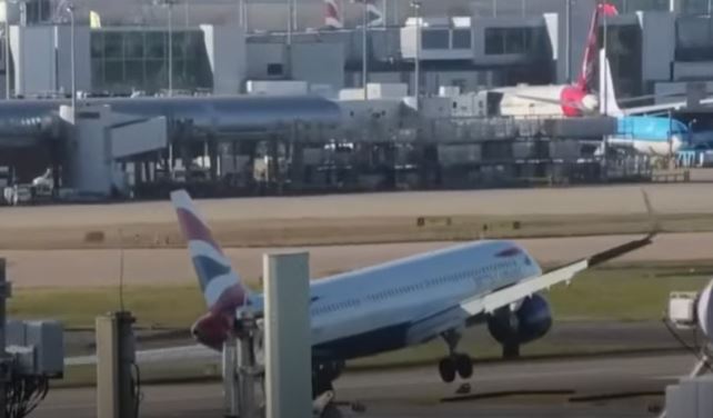 aereo forte vento heathrow