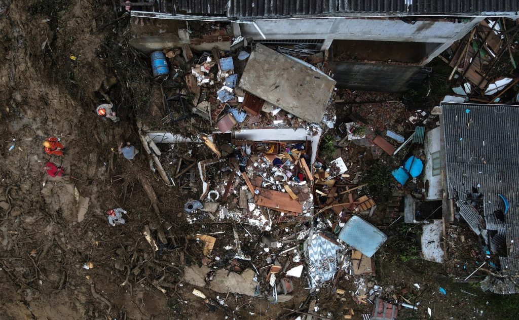 Alluvione brasile petropolis
