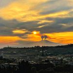 L’Etna torna a farsi sentire: doppio pennacchio di fumo dal vulcano – FOTO