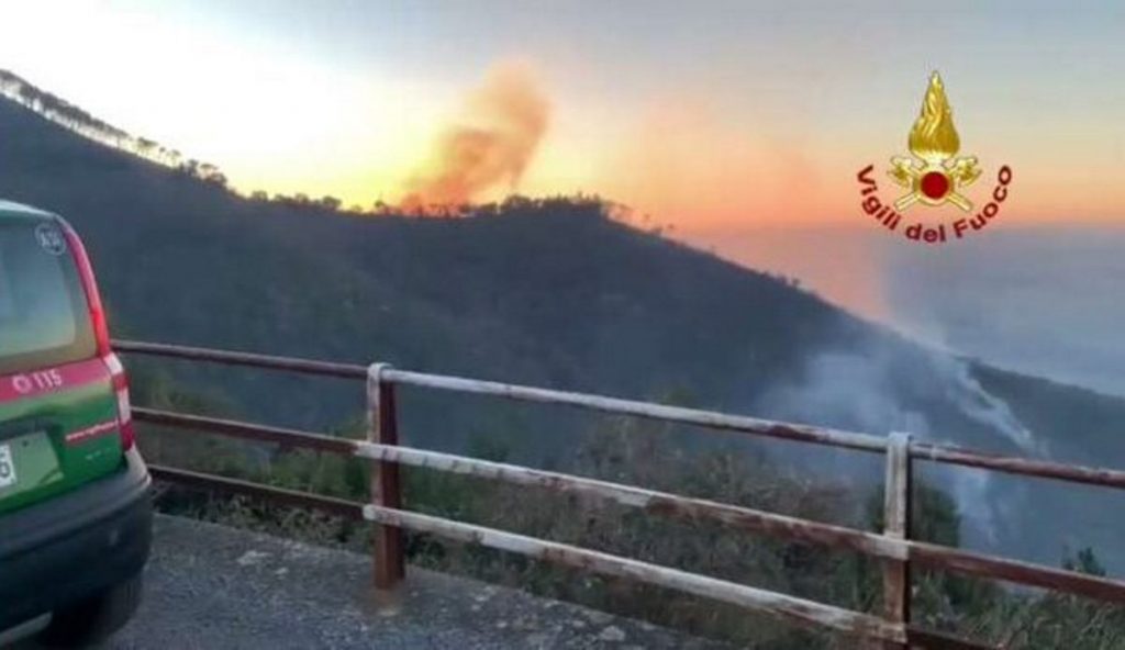 incendio monte moro genova