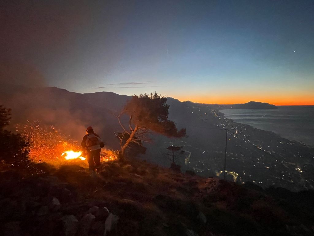 incendio monte moro genova