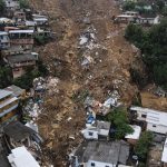 Piogge torrenziali in Brasile, almeno 71 morti e decine di case distrutte a Petropolis: “sembra una guerra” – FOTO e VIDEO