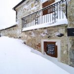 Maltempo, Appennino abruzzese sepolto dalla neve: 2 metri di accumulo a Roccacaramanico, oltre 1 metro a Sant’Eufemia a Majella – FOTO e VIDEO