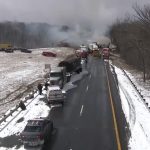 Bufera di neve innesca spaventoso maxi incidente in Pennsylvania: almeno 3 morti | FOTO e VIDEO