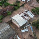 Meteo, il ciclone Gombe si abbatte sul Mozambico: venti fino a 160km/h e piogge torrenziali, gravi danni e vittime – FOTO