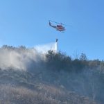 Ancora incendi in Toscana, quattro roghi nei boschi: fiamme in Liguria e Trentino | FOTO
