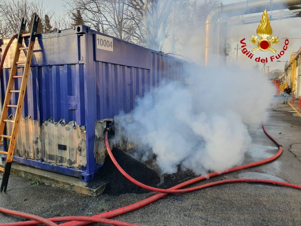 incendio gallarate varese