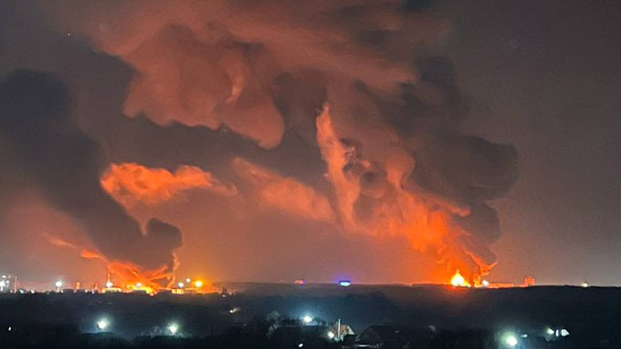 Russia incendio in deposito di carburante a Bryansk