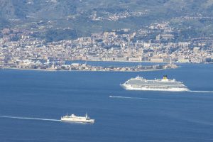 Stretto di Messina reggio calabria porto