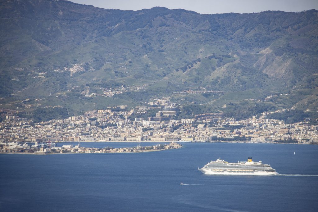 Stretto di Messina reggio calabria porto