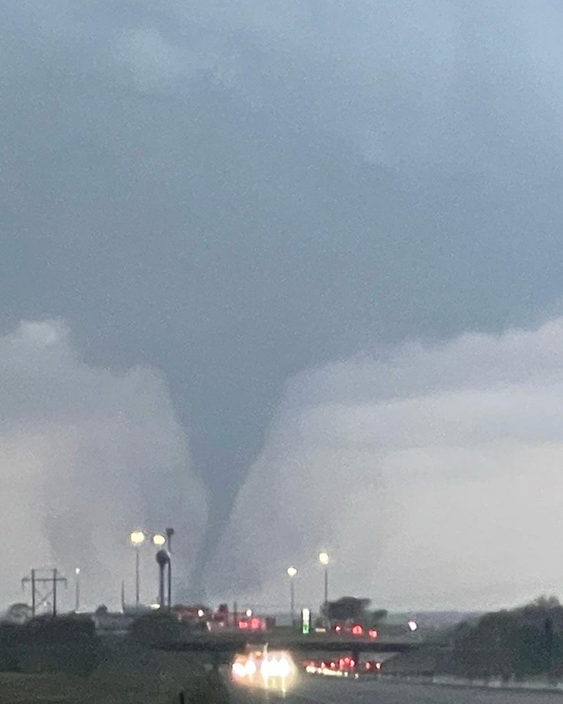 tornado kansas