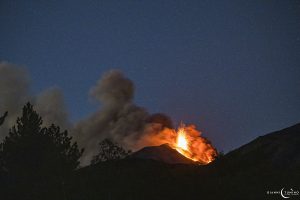 flusso piroclastico etna 21 maggio 2022