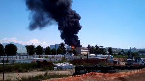 incendio roma monterotondo scalo