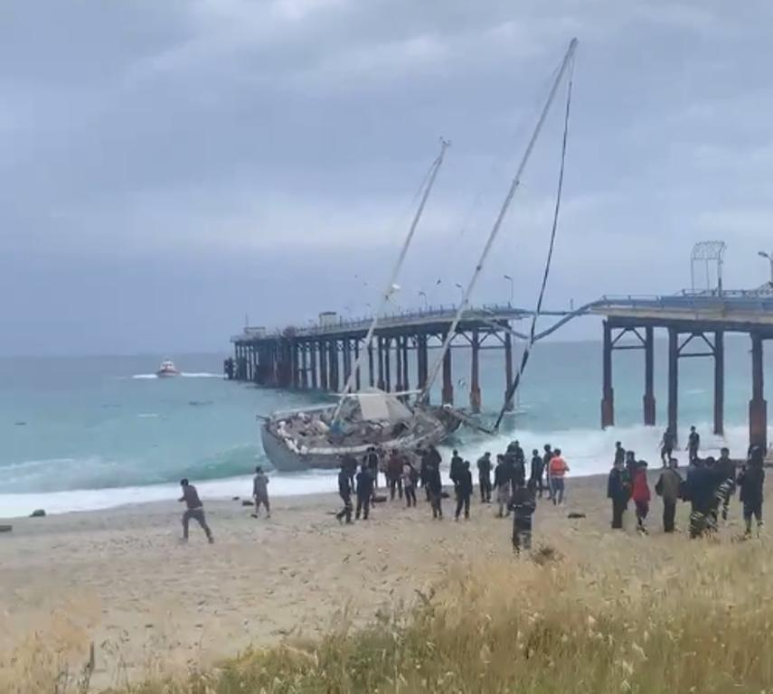 maltempo veliero migranti morti siderno