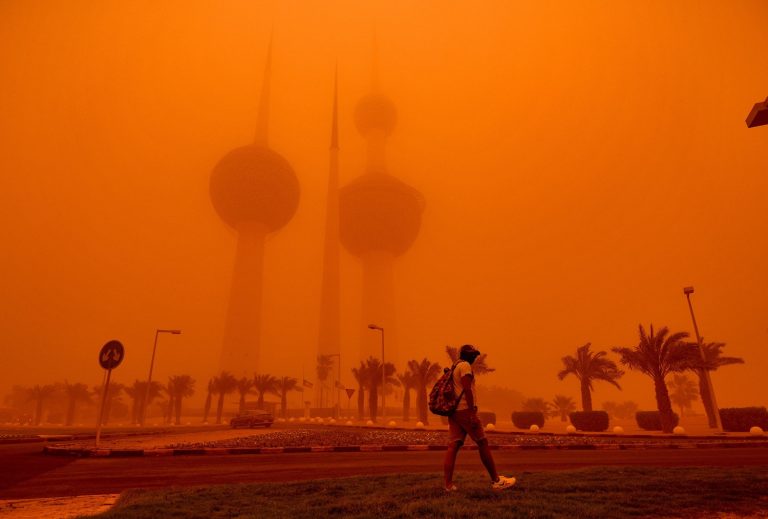 tempesta di sabbia kuwait