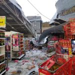 Messico, intensa grandinata imbianca Mixcoac: crolla tetto di un supermercato | FOTO e VIDEO