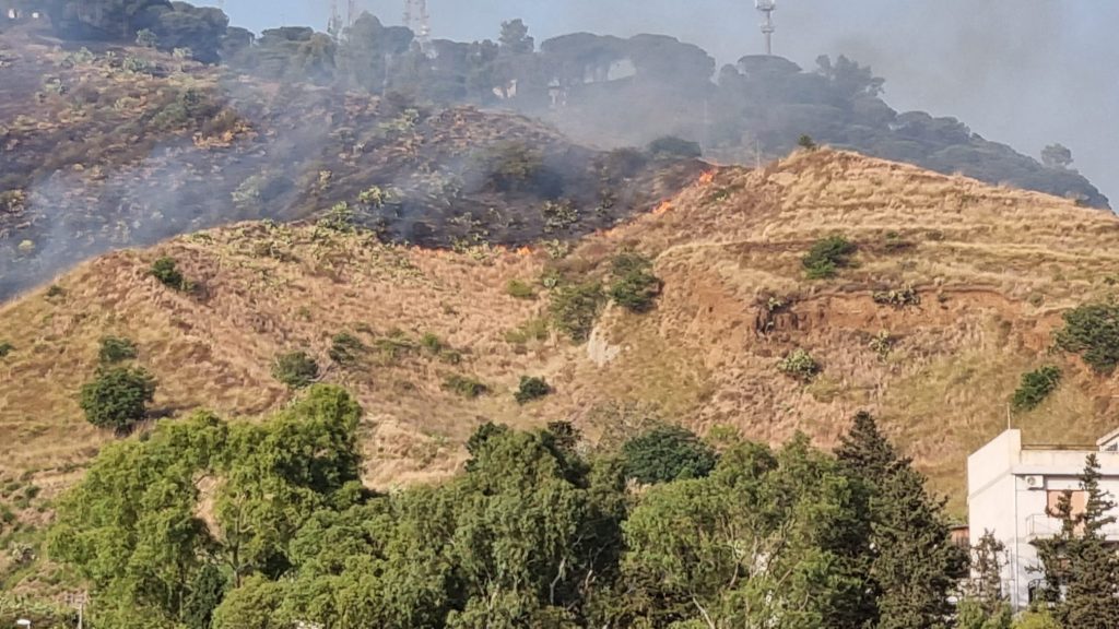 incendio collina pentimele