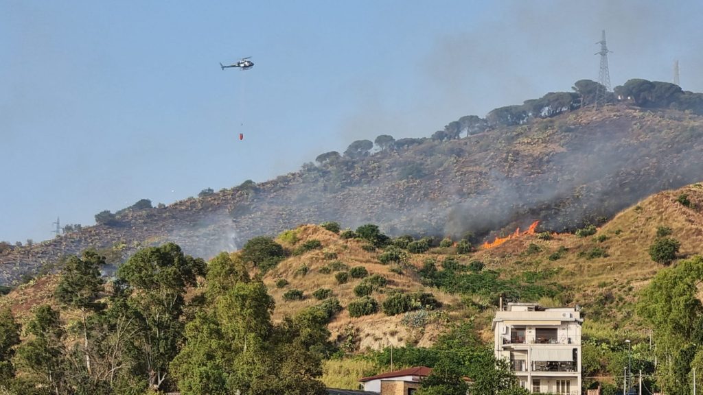 incendio collina pentimele