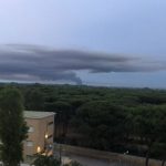 Enorme incendio a Roma, nube tossica sulla capitale: brucia la discarica di Malagrotta | FOTO e VIDEO