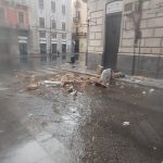 Maltempo Sicilia, dramma sfiorato a Palermo: crollati balconi in centro | FOTO