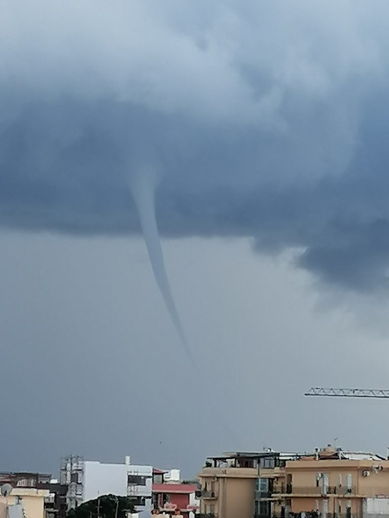 tornado milazzo sicilia