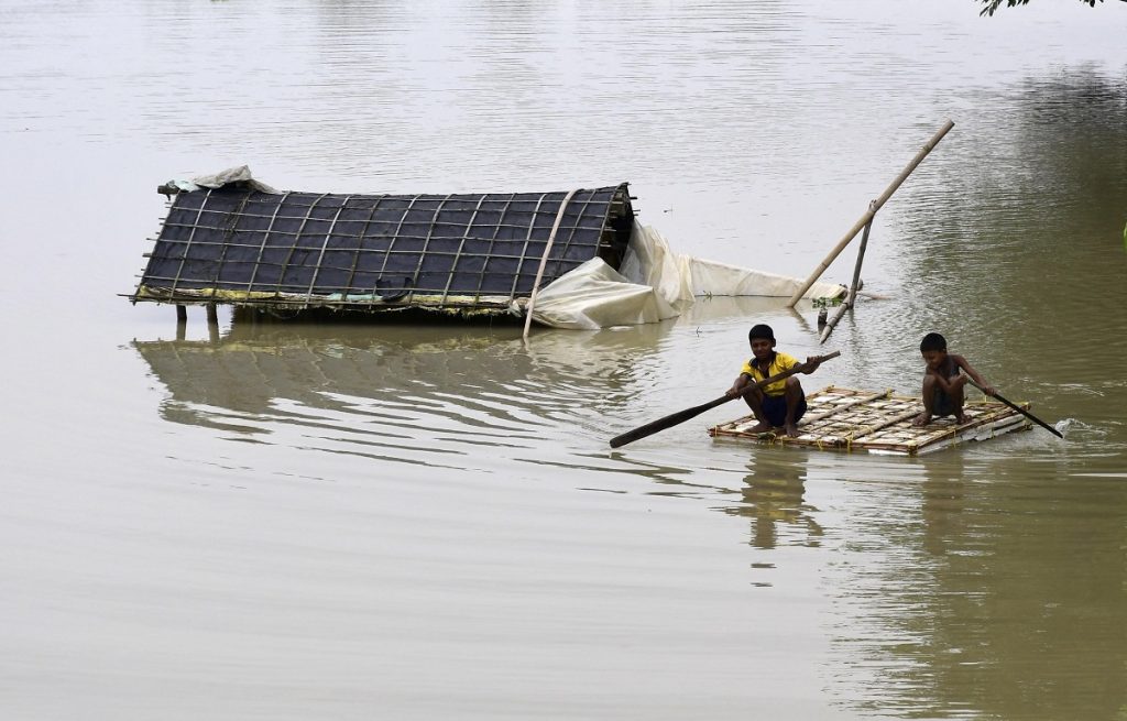 alluvioni assam india