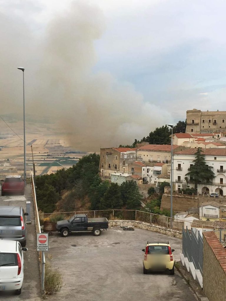 incendio Ascoli Satriano puglia