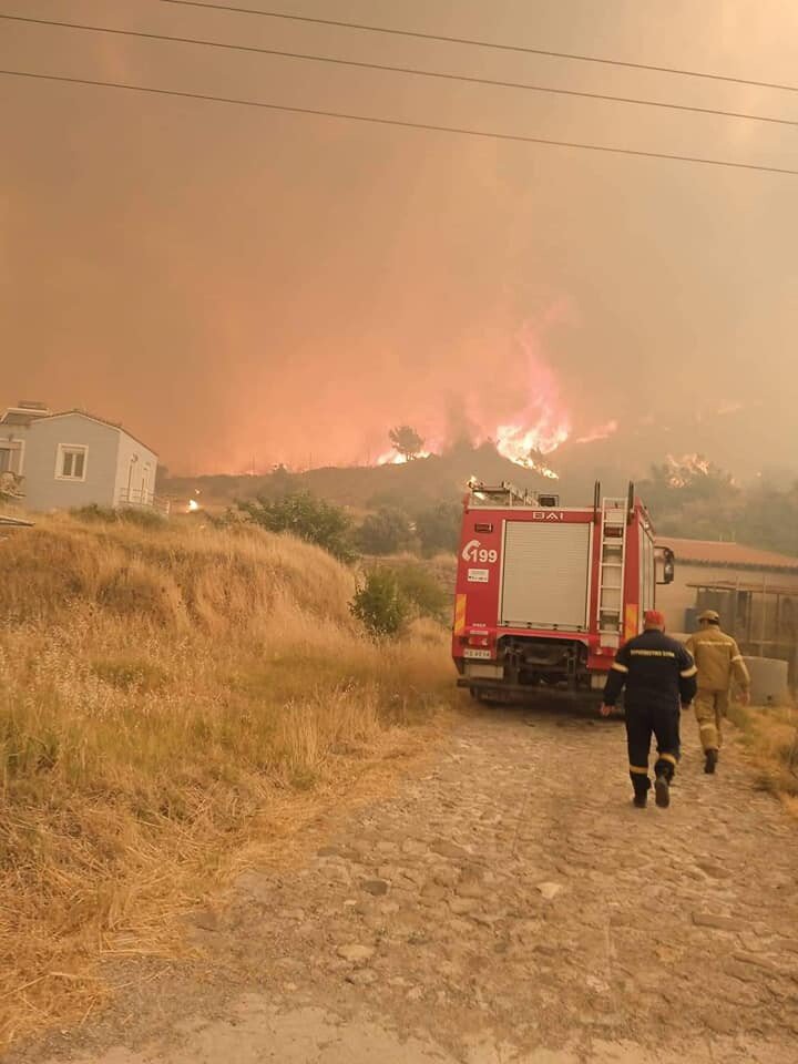 incendio lesbo grecia