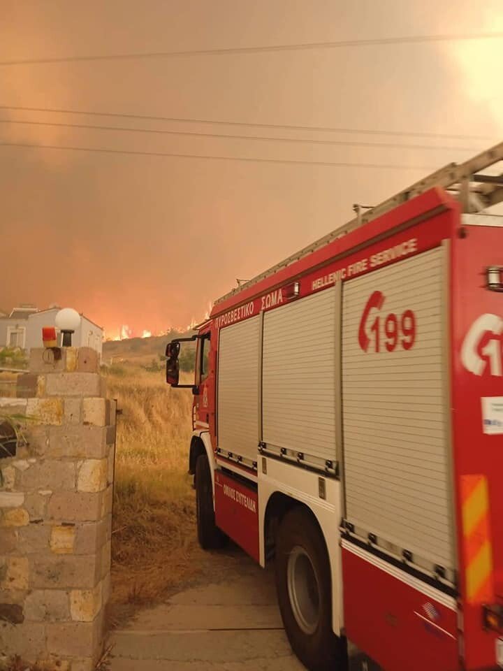 incendio lesbo grecia