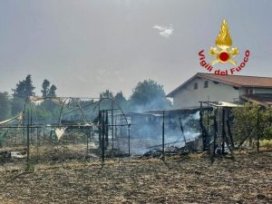 incendio san sperate sardegna