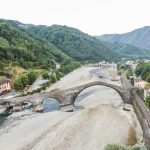 Siccità in Toscana: il fiume Serchio a secco vicino Lucca | FOTO